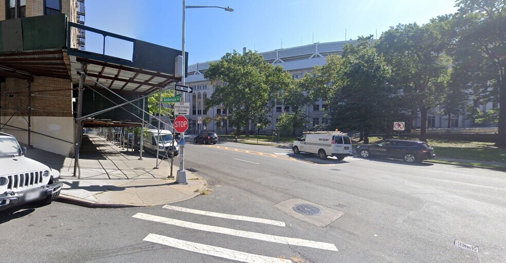 948 Anderson Ave, Bronx, NY à louer - Photo du bâtiment - Image 3 de 8