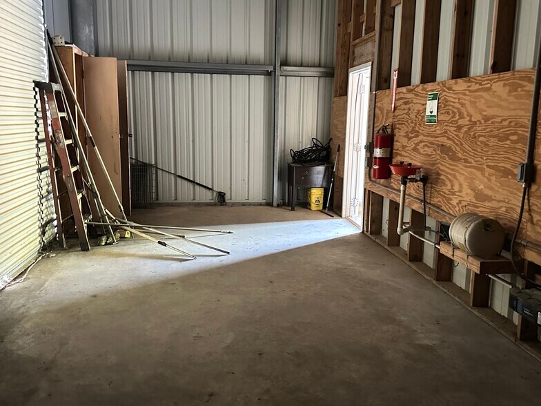 1796 Simpson Highway 49, Magee, MS à vendre - Photo intérieure - Image 3 de 23