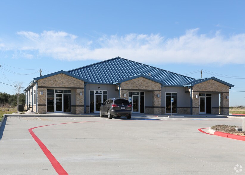 11524 Space Center Blvd, Houston, TX for lease - Primary Photo - Image 1 of 3
