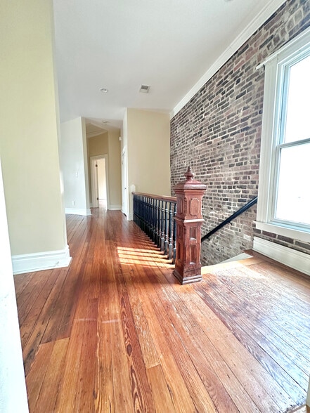 148 E Fourth St, Lexington, KY for sale - Interior Photo - Image 3 of 19