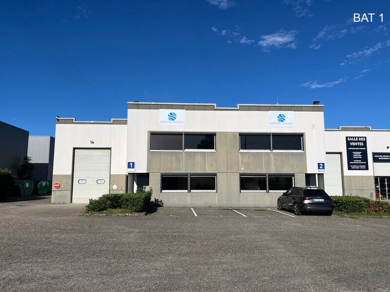 Flex in Décines-Charpieu for lease - Building Photo - Image 3 of 14