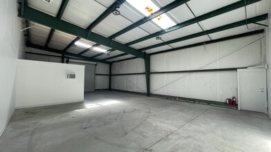 12745 N 49th St, Clearwater, FL à louer Photo intérieure- Image 1 de 6