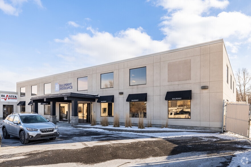 1550 Laperriere Ave, Ottawa, ON à louer - Photo du bâtiment - Image 3 de 4