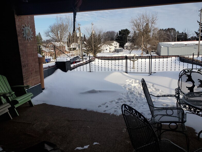 1012 5th Ave, Antigo, WI à vendre - Photo du bâtiment - Image 2 de 37