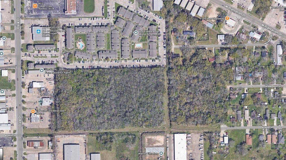 899-701 Austin St, Clute, TX à vendre - Photo du bâtiment - Image 2 de 6