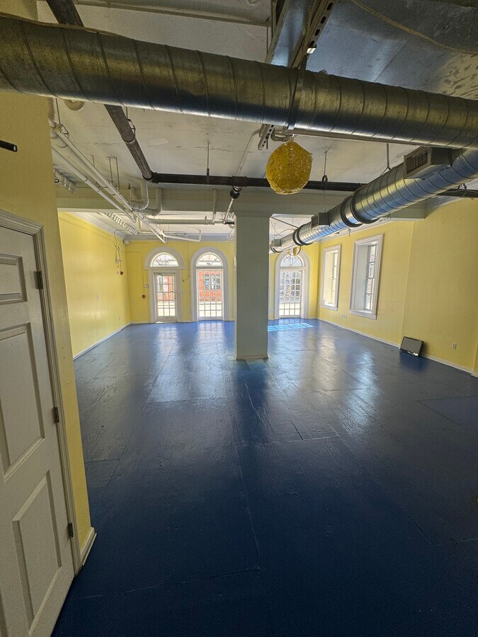 111 W Bay St, Savannah, GA 31401 - Unit Restaurant -  - Interior Photo - Image 1 of 2