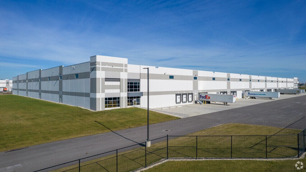 7303 E Rickenbacker Pky, Columbus, OH for lease - Primary Photo - Image 1 of 13