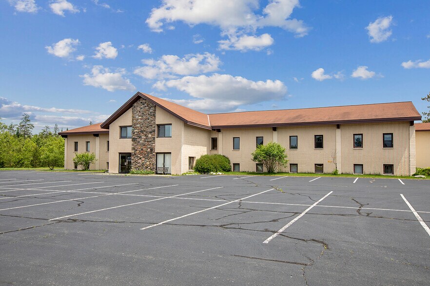 N17112 Hwy 141, Beecher, WI à vendre - Photo du bâtiment - Image 3 de 22