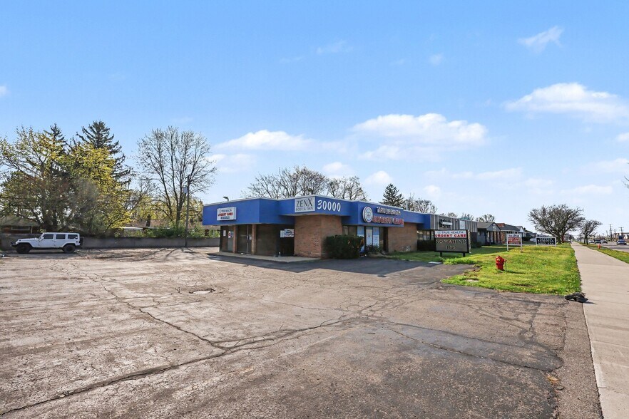 30000 Orchard Lake Rd, Farmington, MI à vendre - Photo du bâtiment - Image 2 de 30