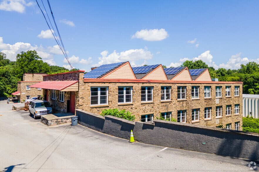 4 Rockbourne Ave, Clifton Heights, PA à louer - Photo du bâtiment - Image 2 de 8