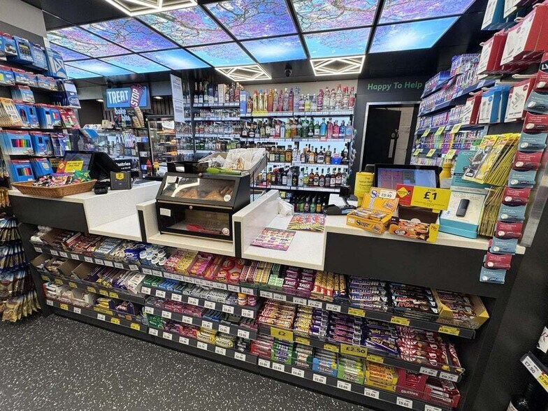 Station Rd, Sway à vendre - Photo du bâtiment - Image 3 de 9