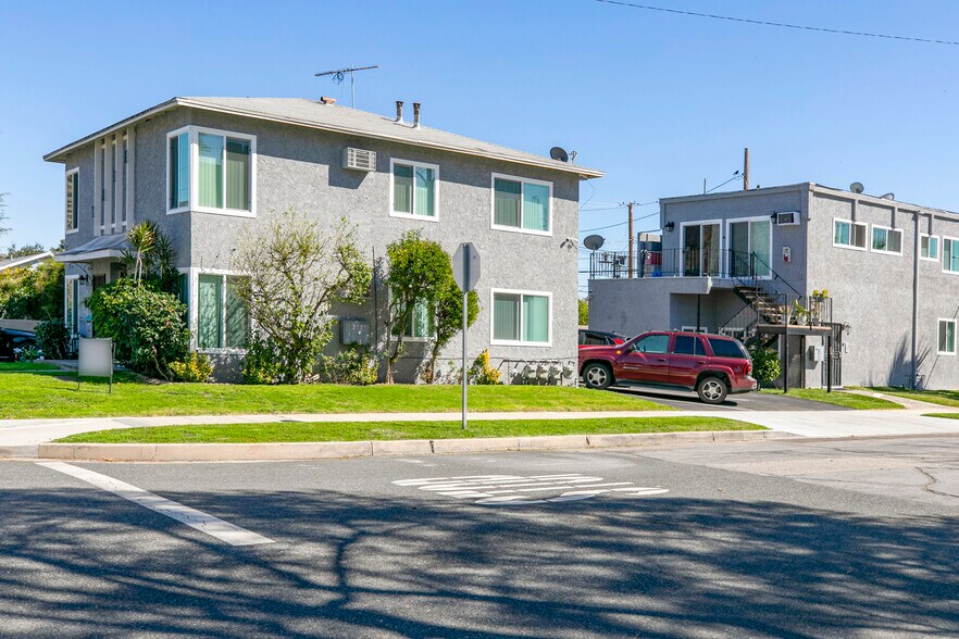 1138 N Parish Pl, Burbank, CA à vendre - Photo du bâtiment - Image 2 de 20