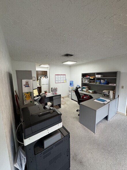 328 N Ridgewood Ave, Edgewater, FL for lease - Interior Photo - Image 3 of 15