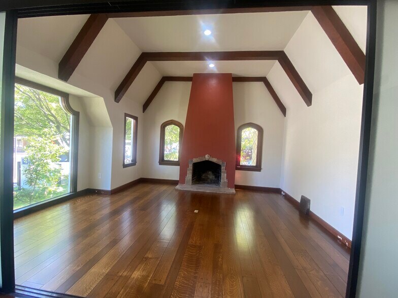 1505 Main St, Saint Helena, CA à louer - Photo du bâtiment - Image 2 de 23