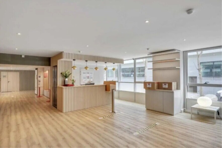 1 Rue François Jacob, Rueil-Malmaison à louer - Photo du bâtiment - Image 3 de 12