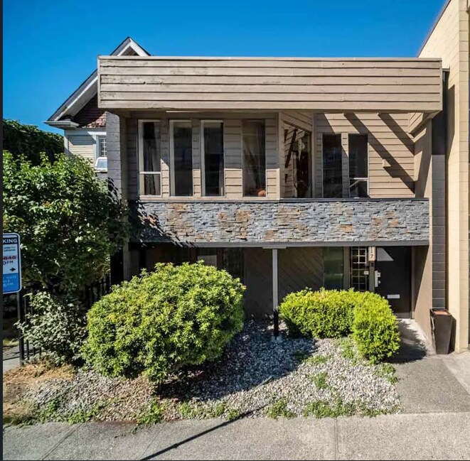 117 6 Th Av W, Vancouver, BC for lease Building Photo- Image 1 of 14