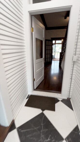 313 E Charnwood St, Tyler, TX à louer - Vidéo sur l’inscription commerciale - Image 3 de 120