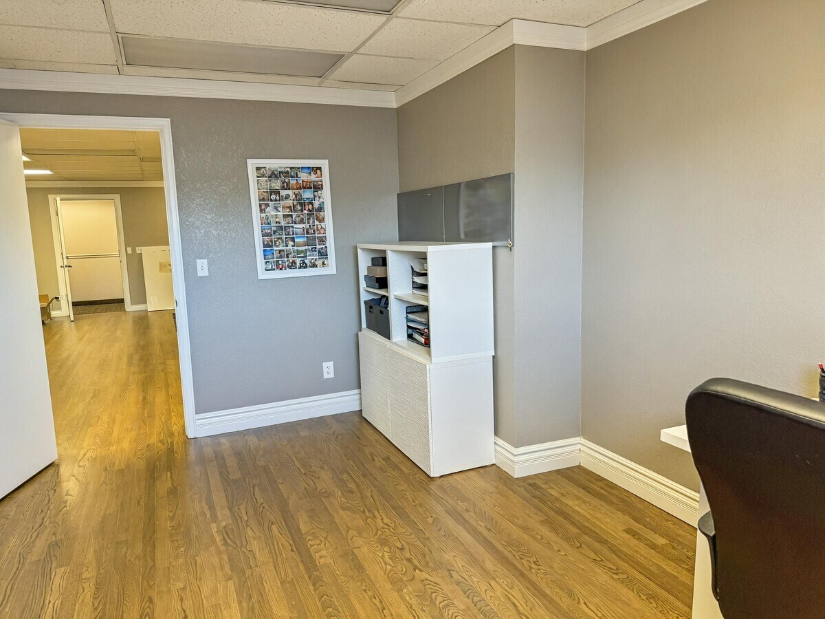 1100 W Littleton Blvd, Littleton, CO 80120 - Unité 210 -  - Photo intérieure - Image 1 of 9