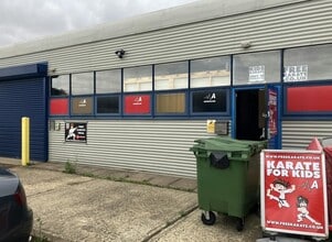 18-44 Benedict Sq, Peterborough for lease Building Photo- Image 1 of 3