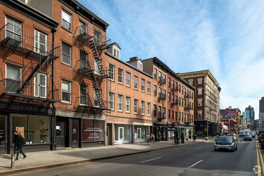 321 Canal St, New York, NY à louer - Photo du bâtiment - Image 2 de 5