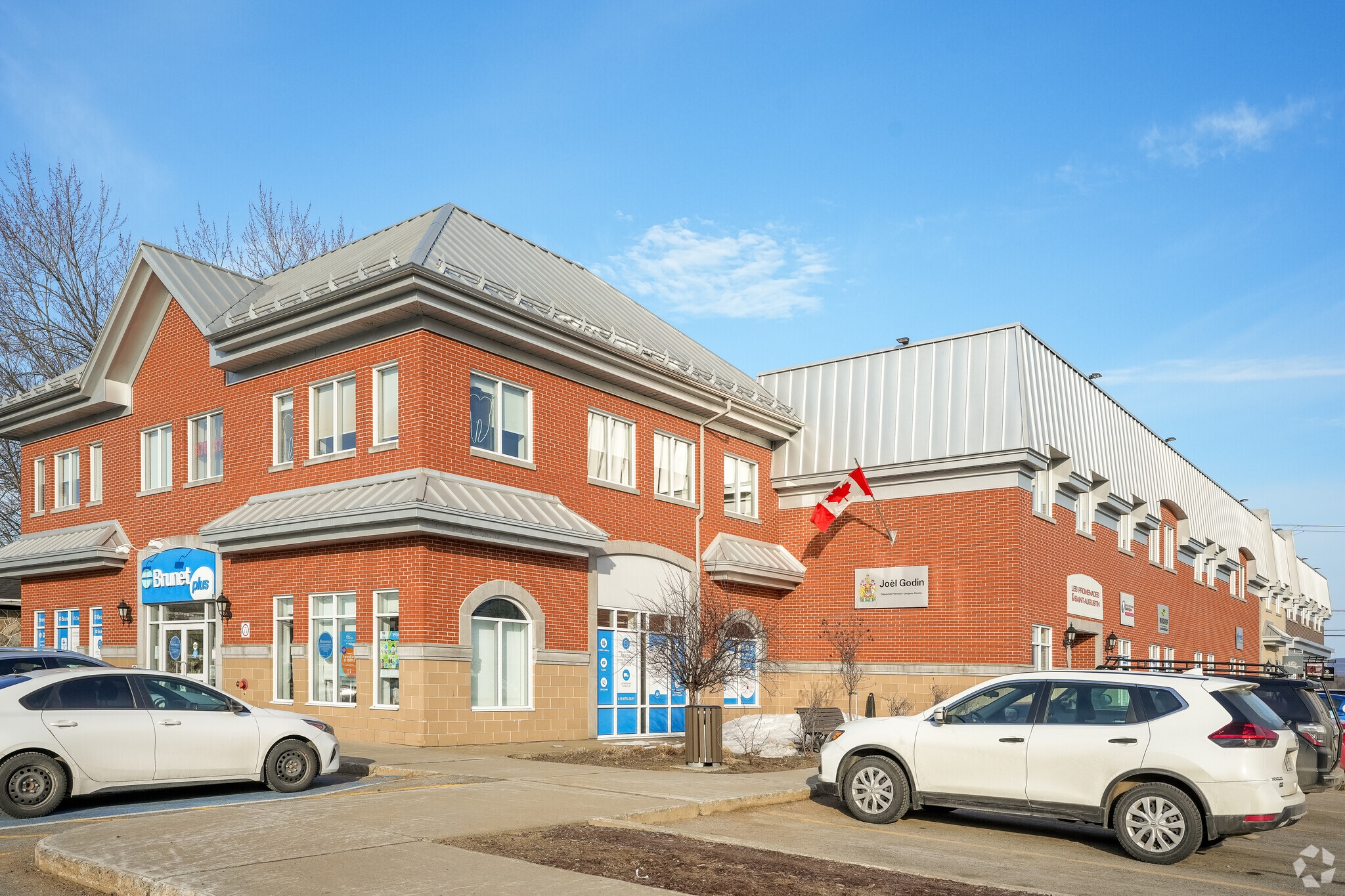 334 Rte 138, Saint-Augustin-de-Desmaures, QC for lease Primary Photo- Image 1 of 3
