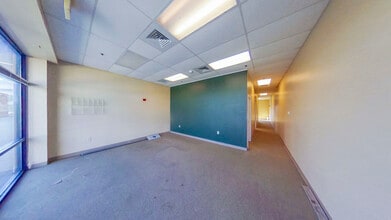 261 Cooper Creek Dr, Mocksville, NC for lease Interior Photo- Image 2 of 8