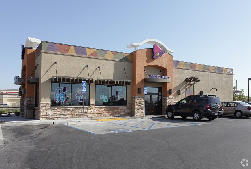 12486 Limonite Ave, Eastvale, CA à vendre - Photo du bâtiment - Image 2 de 3