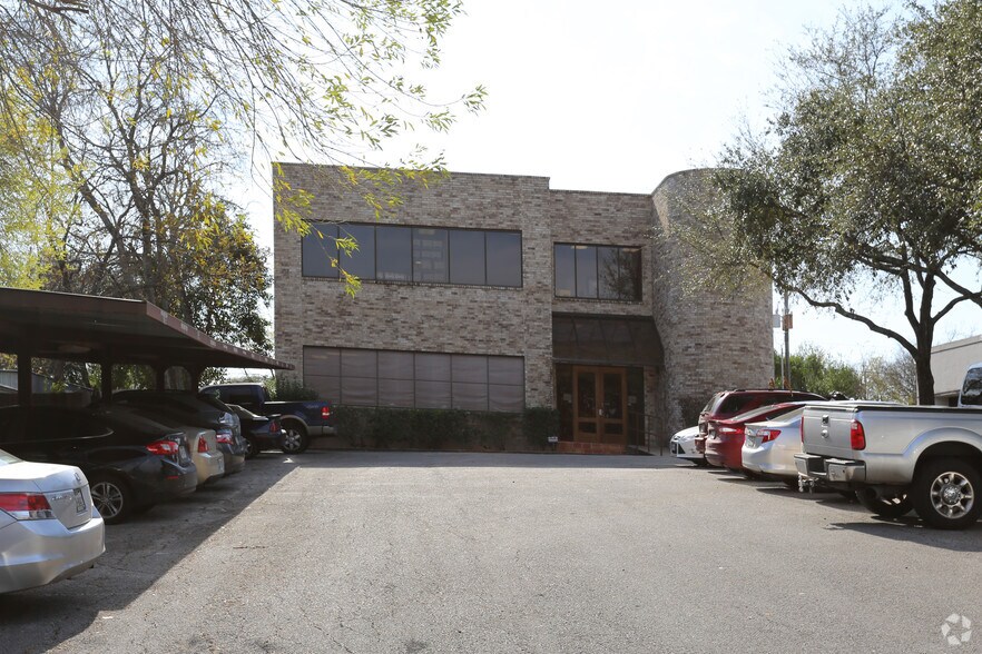 518 E Ramsey Rd, San Antonio, TX à louer - Photo du bâtiment - Image 1 de 12