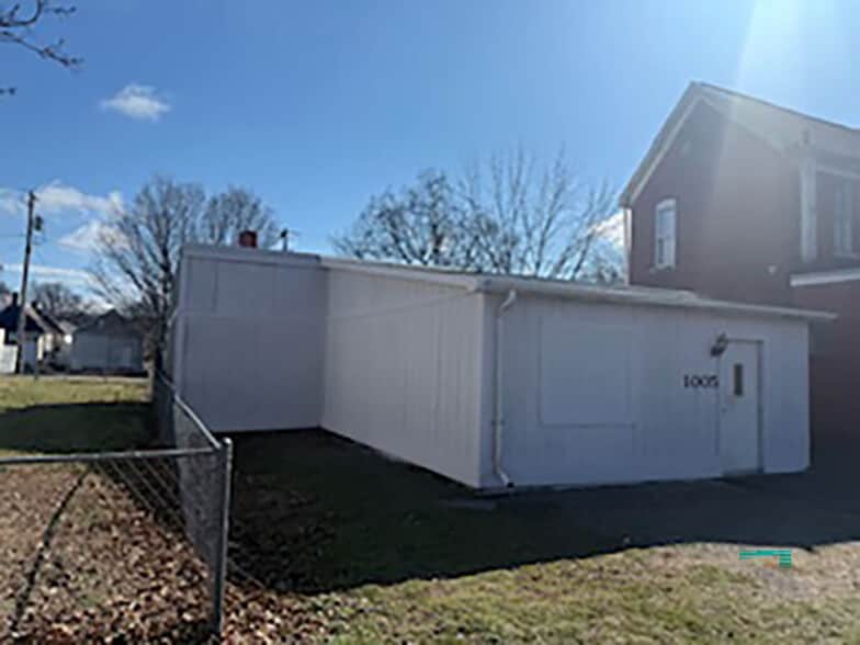 1005 N Governor St, Evansville, IN à vendre - Photo du bâtiment - Image 2 de 9