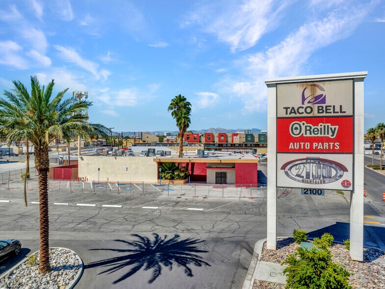 2100 Fremont St, Las Vegas, NV à louer - Photo du bâtiment - Image 3 de 11