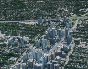 2 Sheppard Ave E, Toronto, ON - Aérien  Vue de la carte