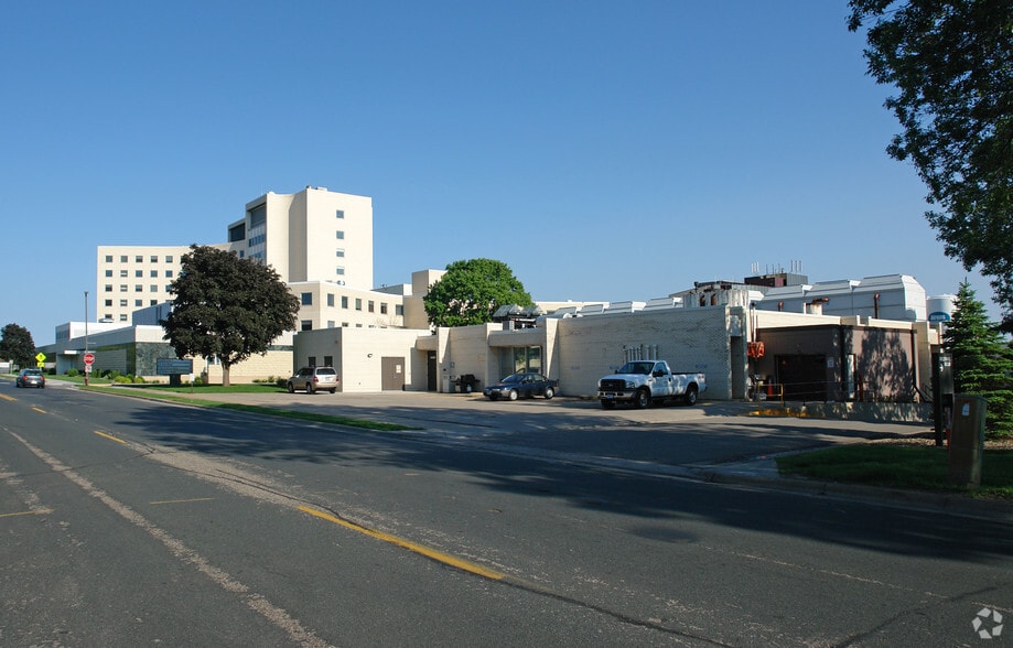 6525 S France Ave, Edina, MN for lease - Building Photo - Image 2 of 8