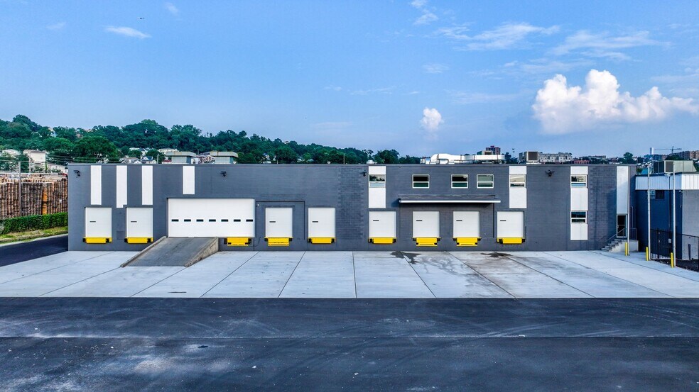 83 Broad Ave, Fairview, NJ à louer - Photo du bâtiment - Image 3 de 19