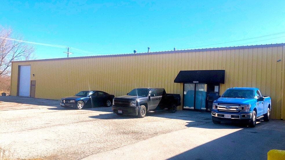 13511 Northwest Industrial Dr, Bridgeton, MO for sale - Building Photo - Image 3 of 3