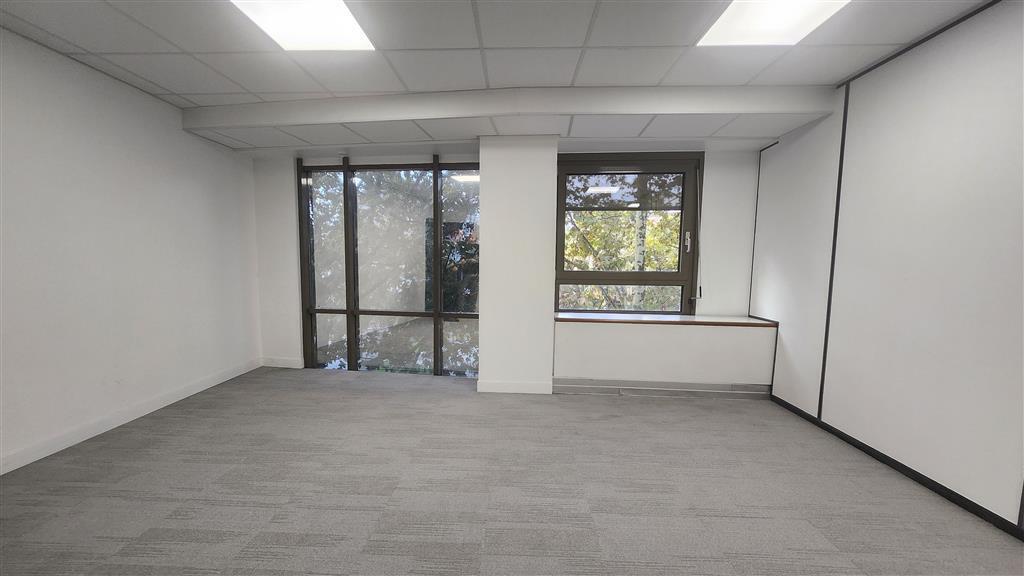 Bureau dans La Garenne-Colombes à louer Photo intérieure- Image 1 de 6