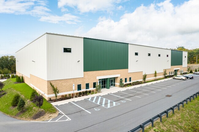 Plus de détails pour 560-570 Research Dr, Pittston Township, PA - Industriel à louer