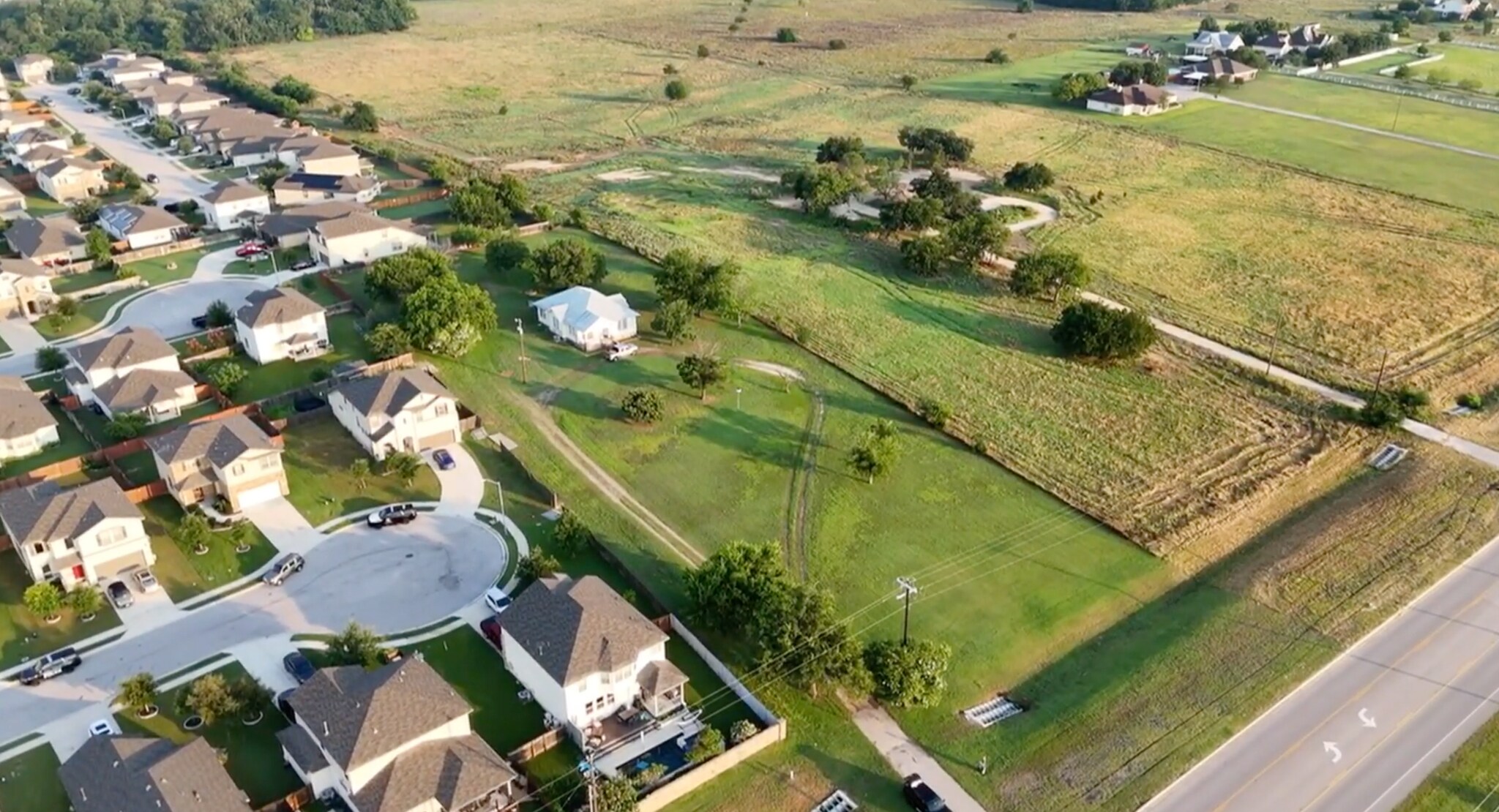 8076 County Road 110, Round Rock, TX à vendre Photo principale- Image 1 de 14