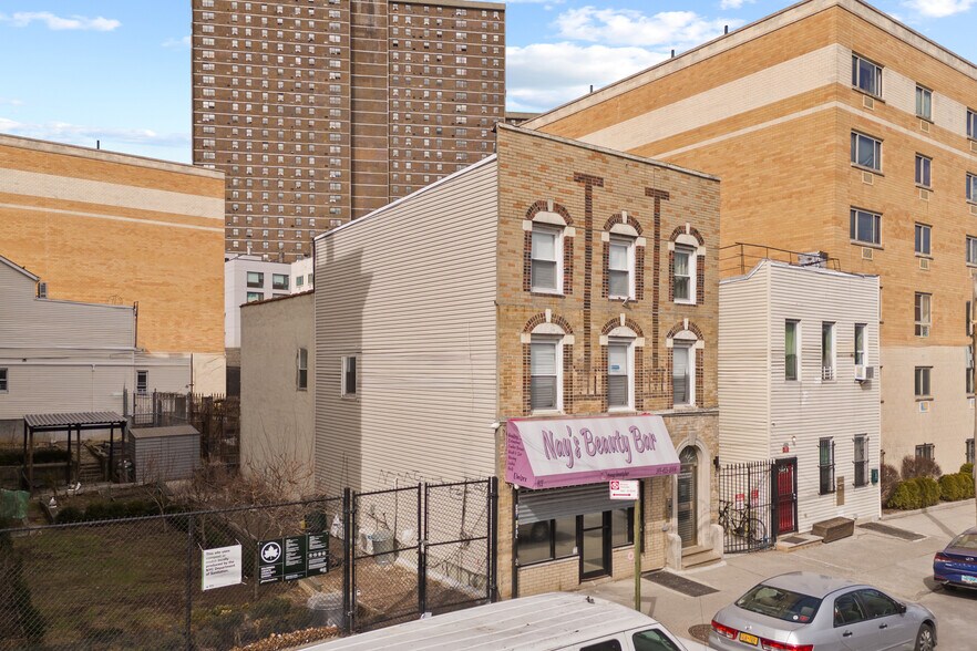 811 Courtlandt Ave, Bronx, NY à vendre - Photo du bâtiment - Image 3 de 41