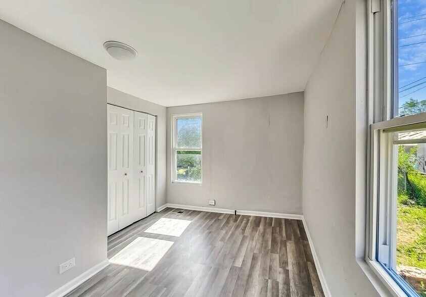 2438 W 25th St, Chicago, IL à vendre - Photo du bâtiment - Image 2 de 7