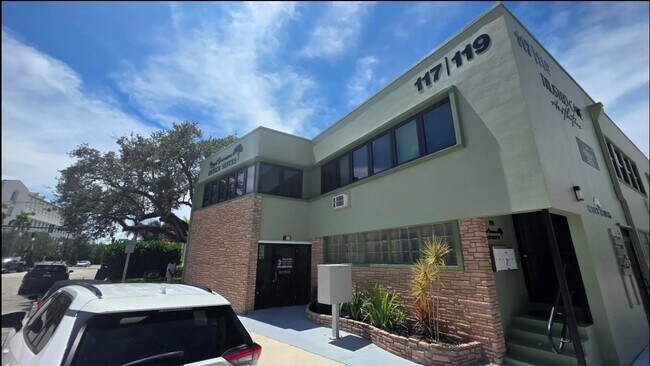Plus de détails pour 117 N 5th St, Fort Pierce, FL - Bureau à vendre
