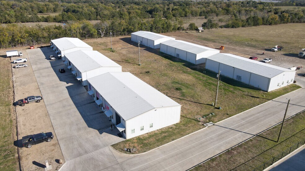 5501 Bonham St, Paris, TX à louer - Photo du bâtiment - Image 3 de 16