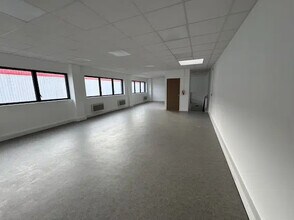Flex in Corbeil-Essonnes for lease Interior Photo- Image 2 of 2