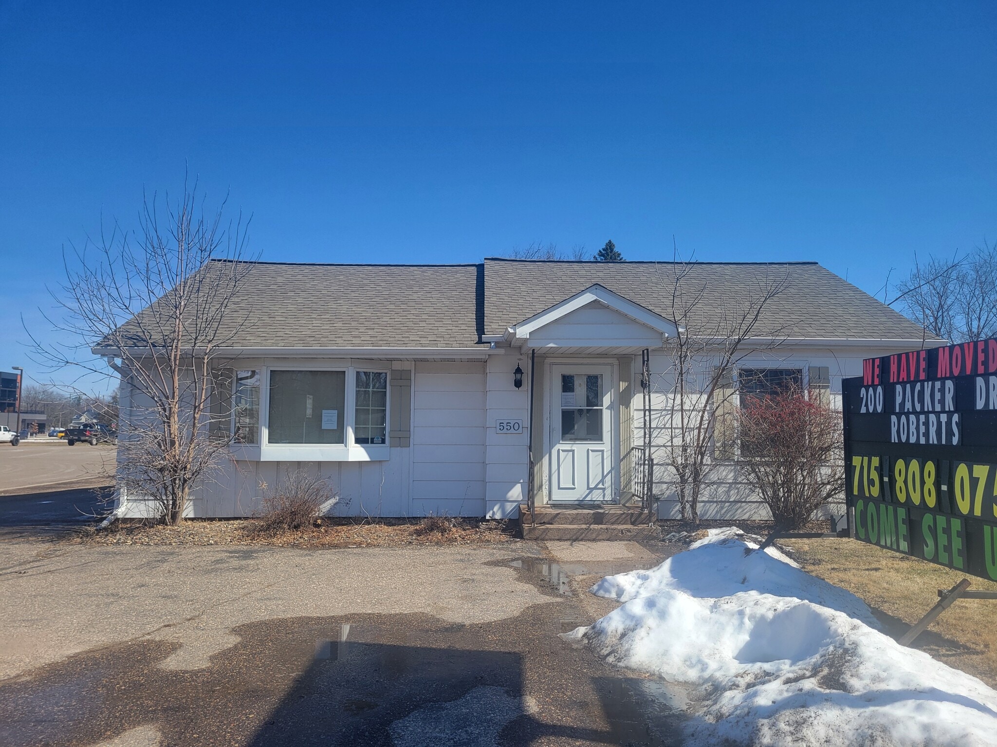 550 S Knowles Ave, New Richmond, WI à louer Photo du bâtiment- Image 1 de 11