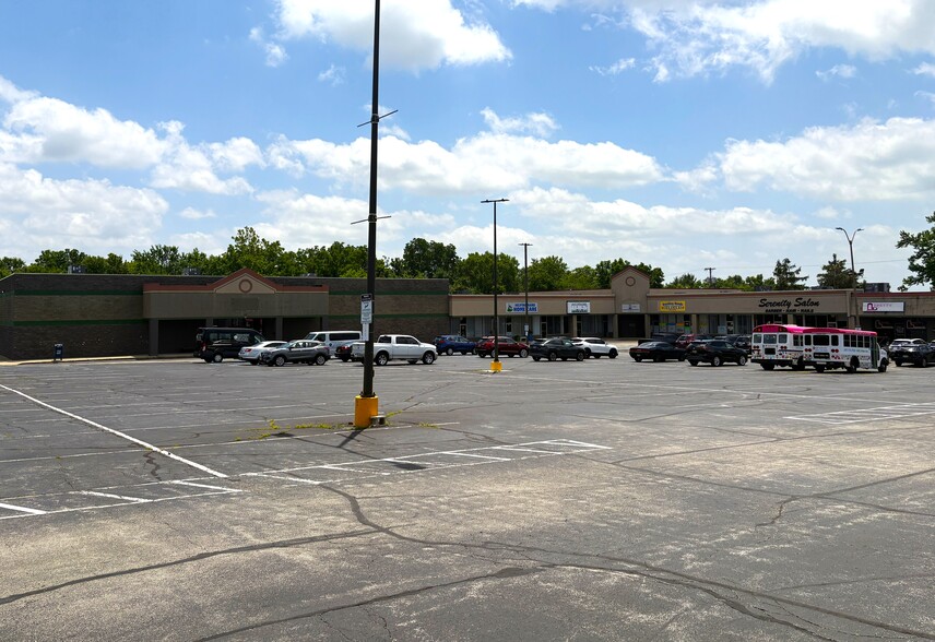 4604-4642 Salem Ave, Dayton, OH for lease - Building Photo - Image 3 of 6