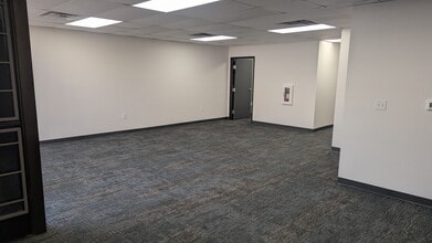 2105 S 48th St, Tempe, AZ for lease Interior Photo- Image 2 of 4