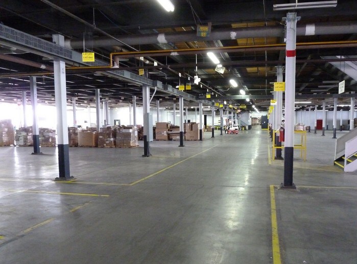 220 E 14th Ave, North Kansas City, MO à louer - Photo du bâtiment - Image 2 de 51