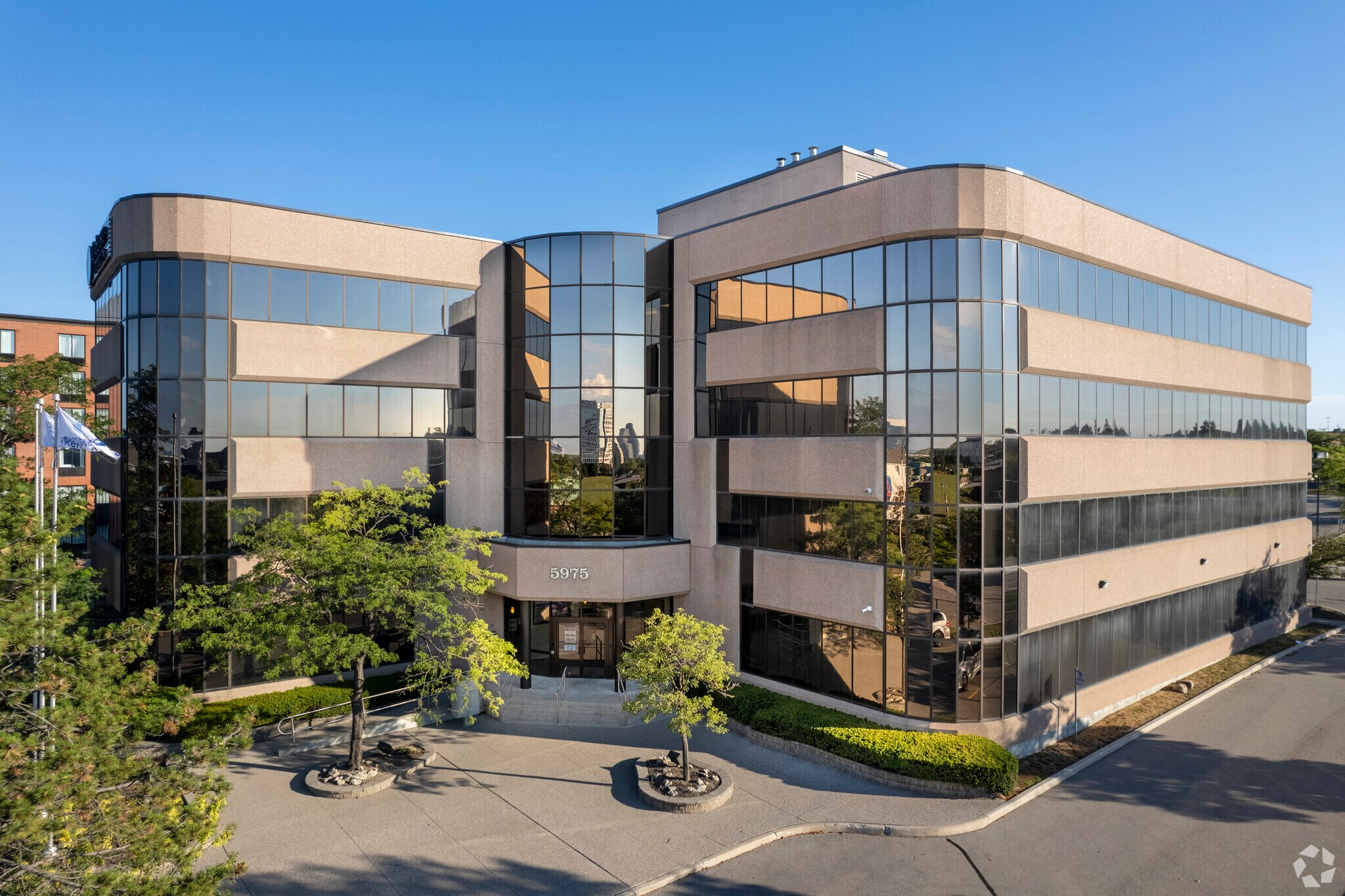 5975 Whittle Rd, Mississauga, ON à vendre Photo principale- Image 1 de 1