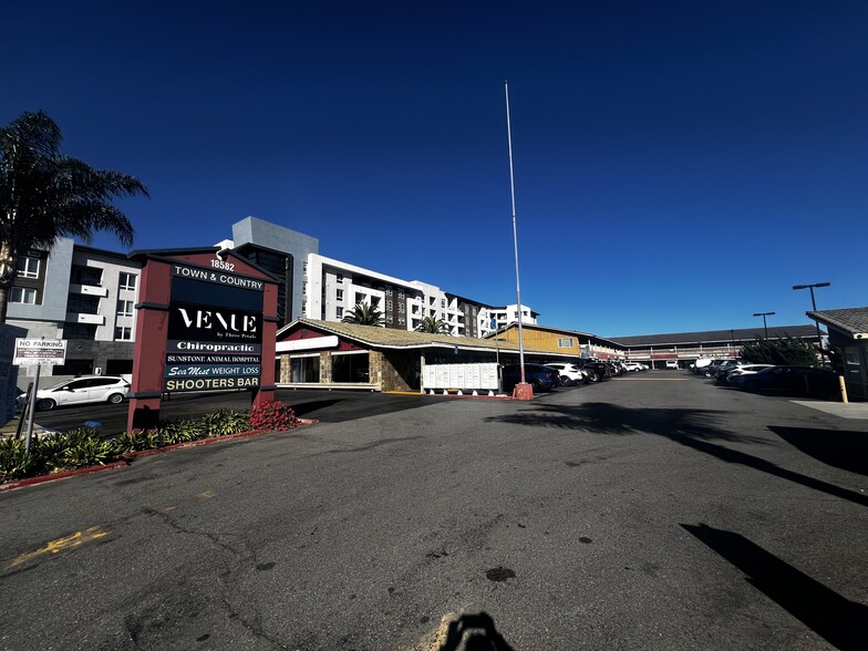 18582 Beach Blvd, Huntington Beach, CA for lease - Building Photo - Image 3 of 12