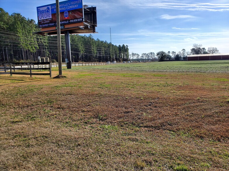 5601 Gum Branch Rd, Jacksonville, NC for sale - Building Photo - Image 3 of 7