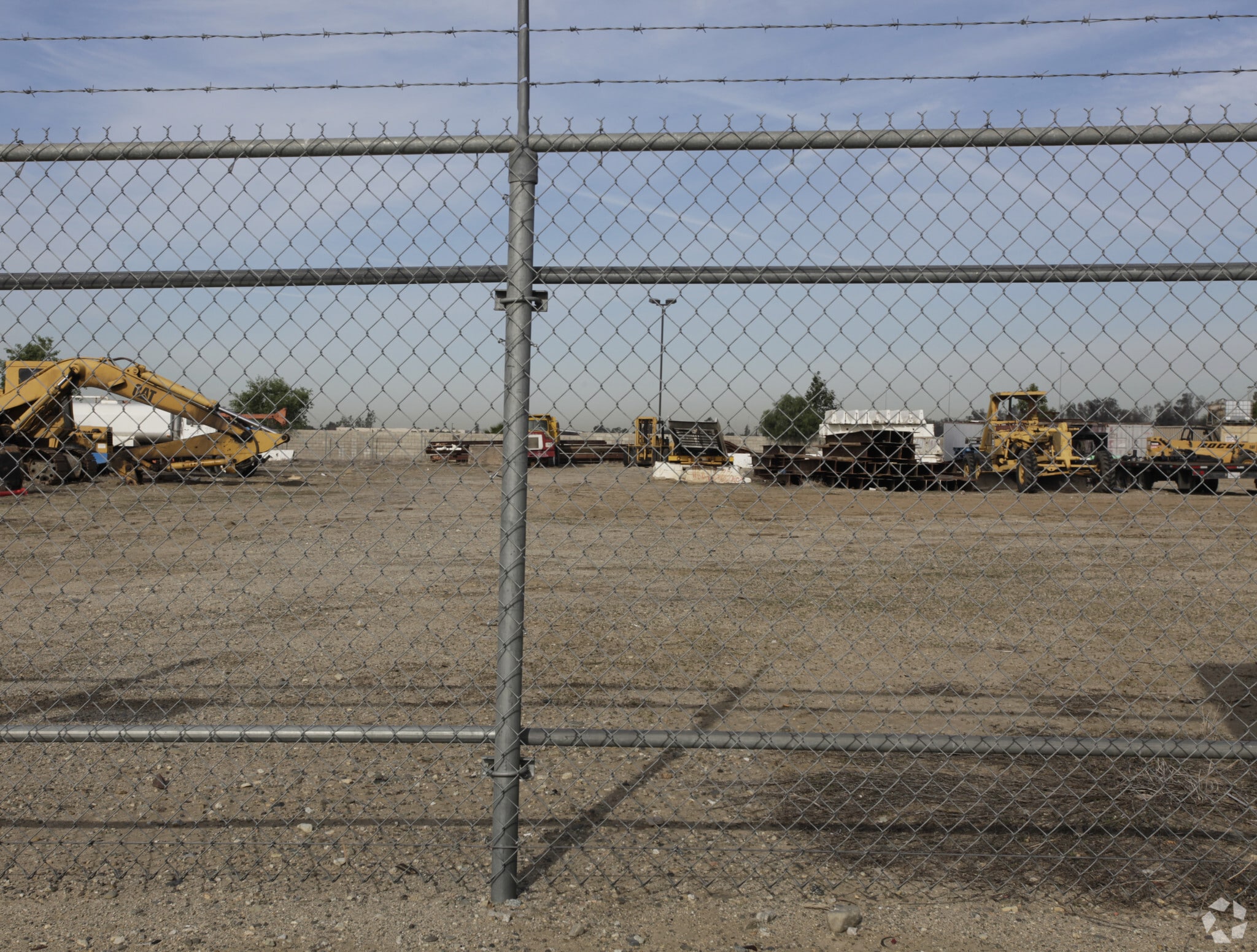 10450 Locust Ave, Bloomington, CA for lease Primary Photo- Image 1 of 4